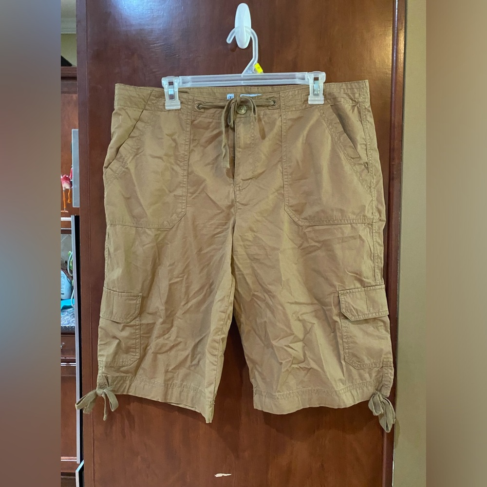 Izod Tan Women’s Cargo Drawstring Shorts
